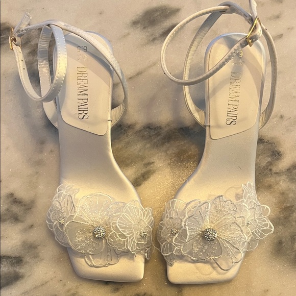 Bridal Pairs Ivory Floral Women's Heels - Picture 1 of 3